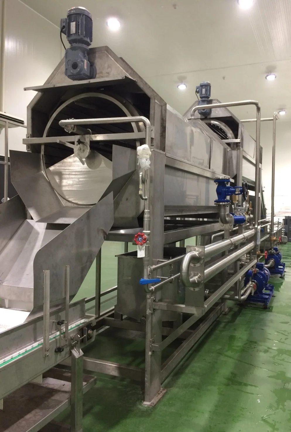 Rotary Rod Washer: Side arrangement of the washing unit.